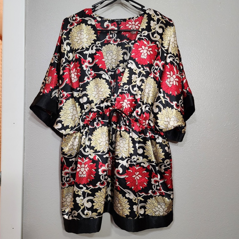 Onyx Nite Top Women's Size 1X Floral Print V-neck Gold Black Red